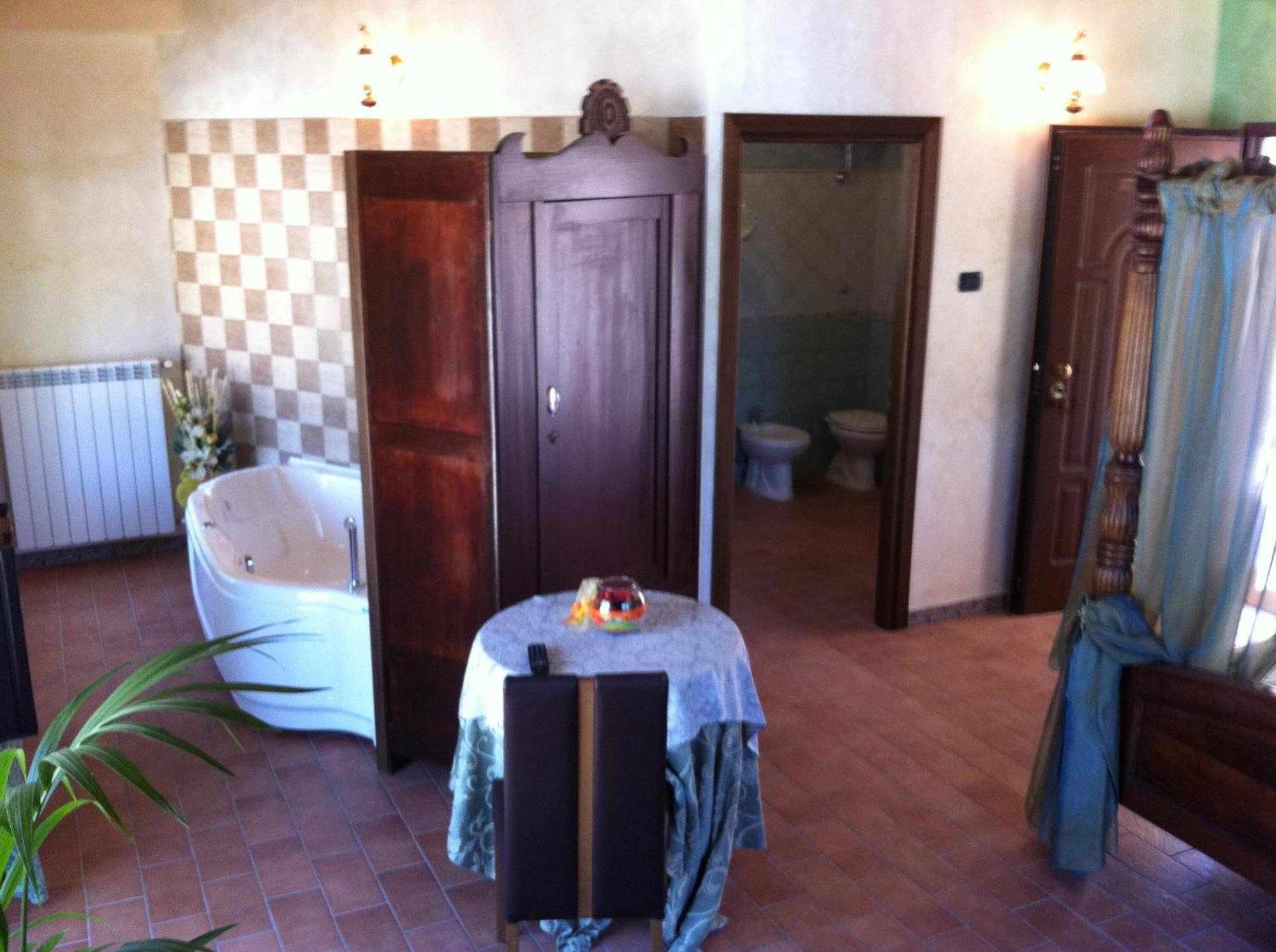 Hotel Il Feudo Dei Pierleoni Селано Номер фото
