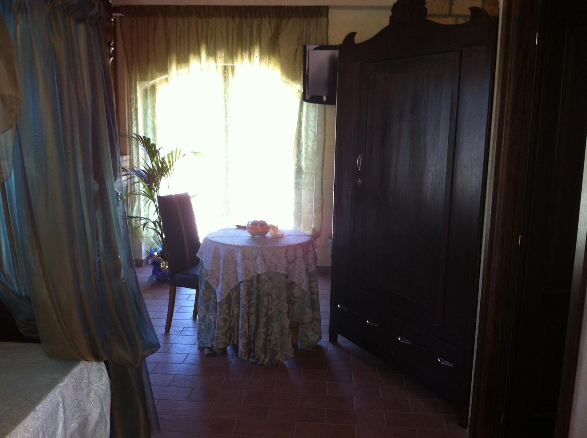 Hotel Il Feudo Dei Pierleoni Селано Номер фото