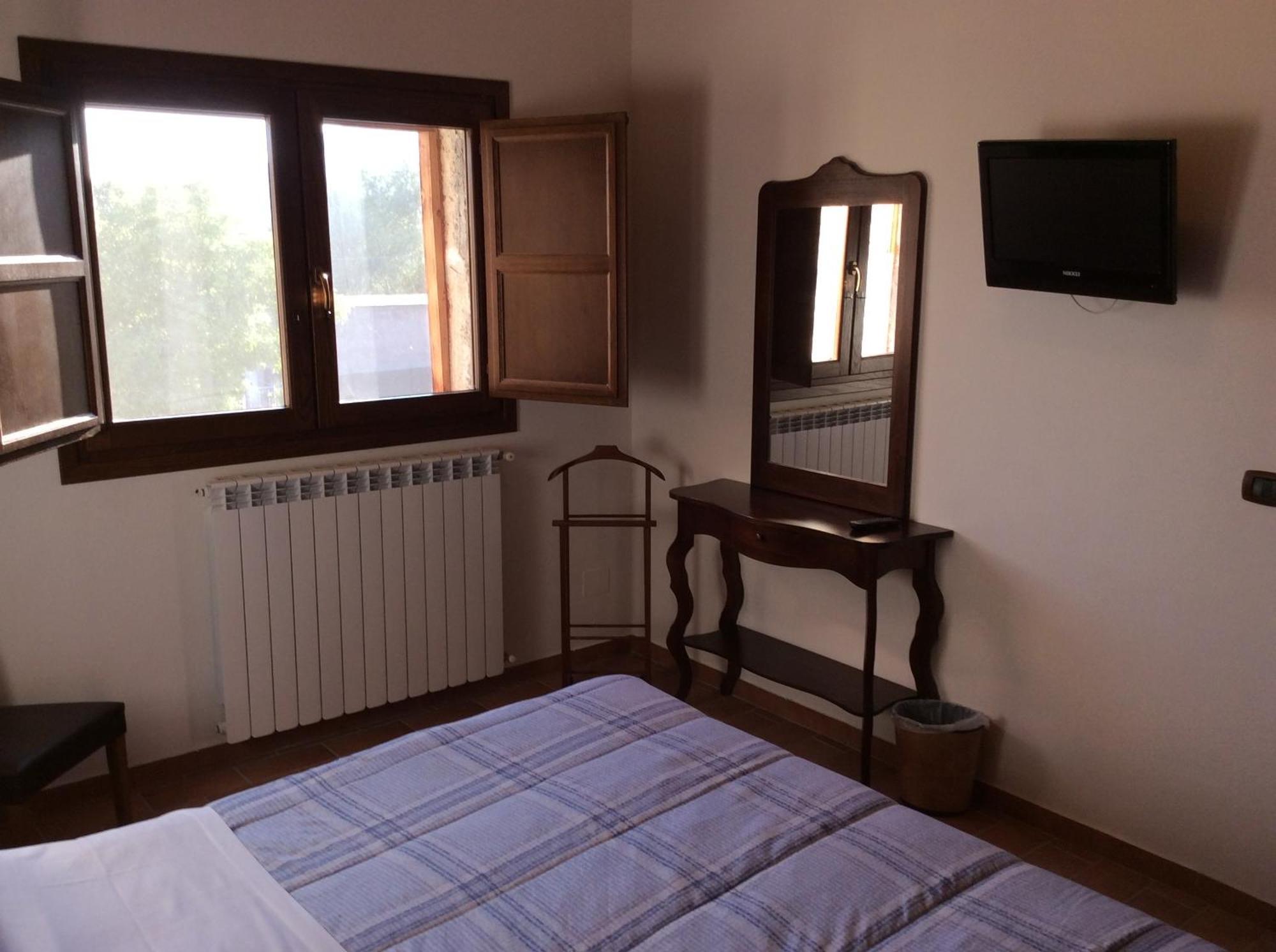 Hotel Il Feudo Dei Pierleoni Селано Номер фото