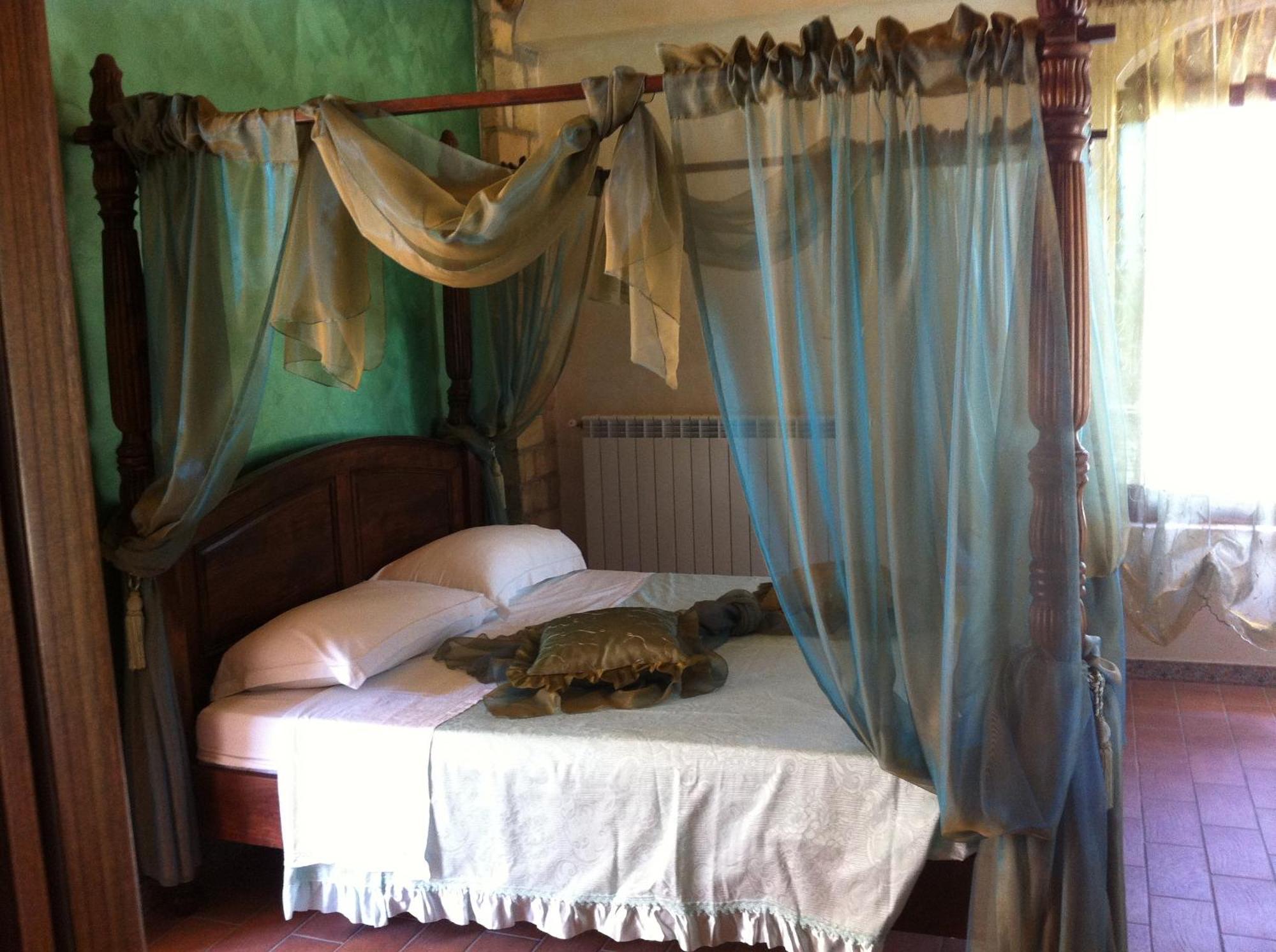 Hotel Il Feudo Dei Pierleoni Селано Номер фото