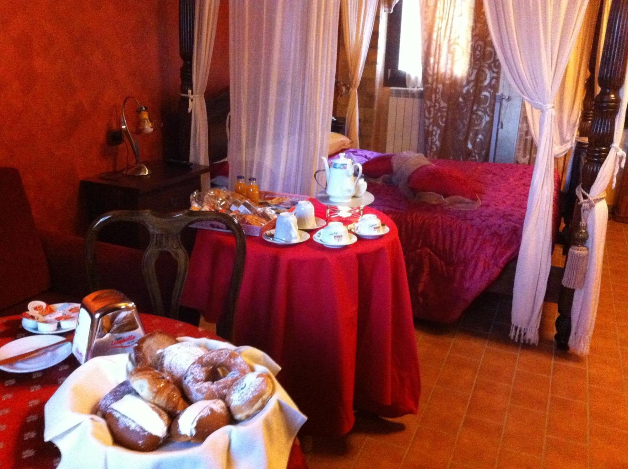 Hotel Il Feudo Dei Pierleoni Селано Номер фото