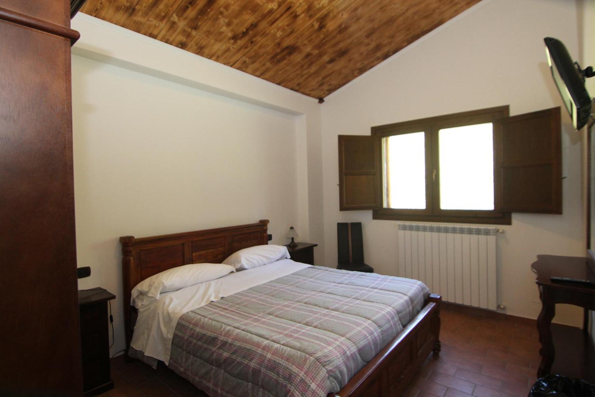 Hotel Il Feudo Dei Pierleoni Селано Экстерьер фото